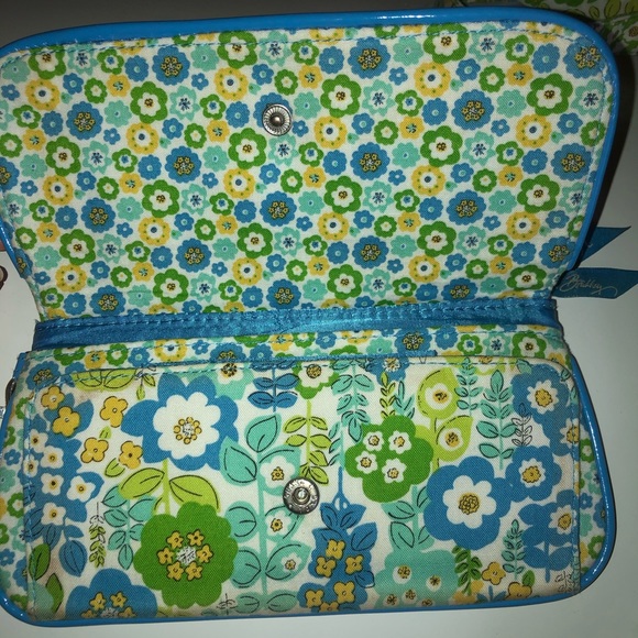 Vera Bradley green and yellow floral wallet - Picture 3 of 7